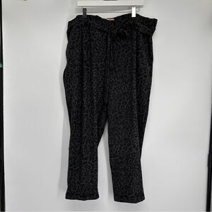 Philosophy Grey Gorund/Black Animal Print Pants Size 2X